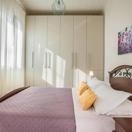 The Lagoon Luxury House Апартаменты Аргостолион